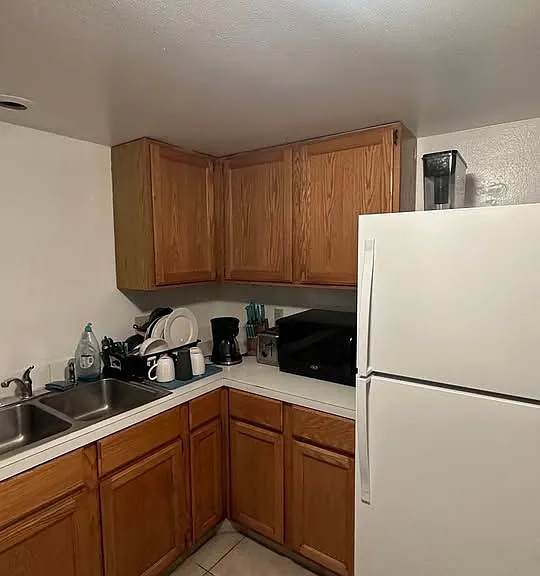 3 bed, 1.0 bath, 1040 sqft, $550 — Photo 9