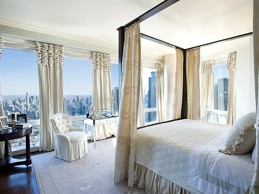 Sold by Sotheby's International Realty | media 10