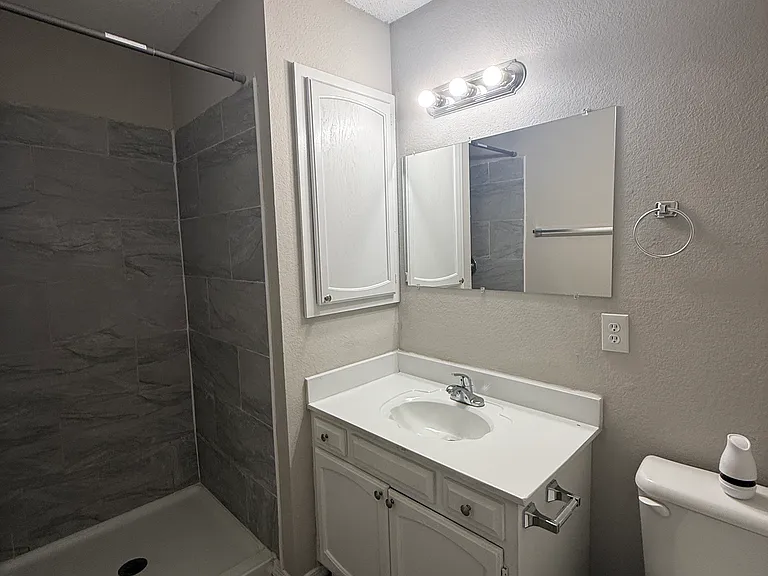 1110 W Birmingham Pl — Photo 16