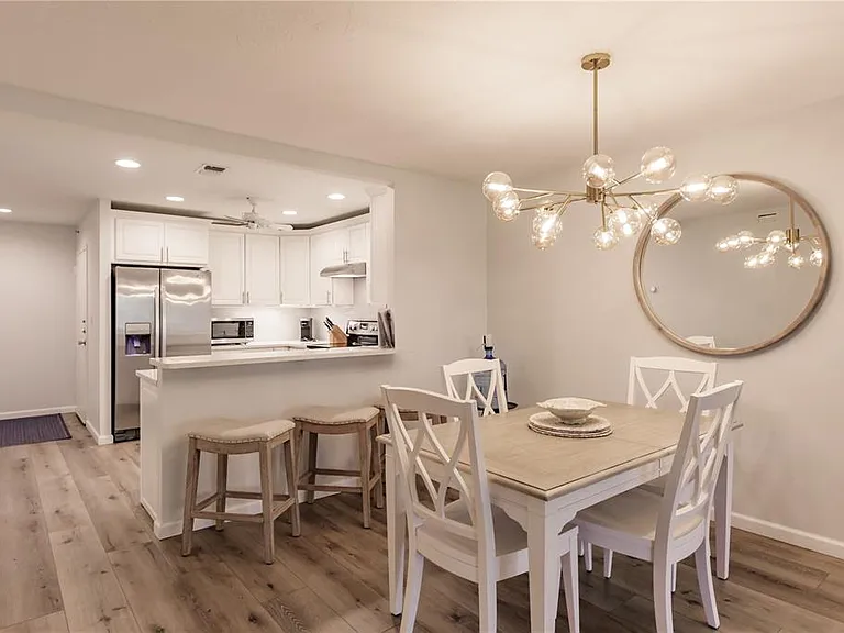 1200 E Peppertree Ln #303 — Photo 4