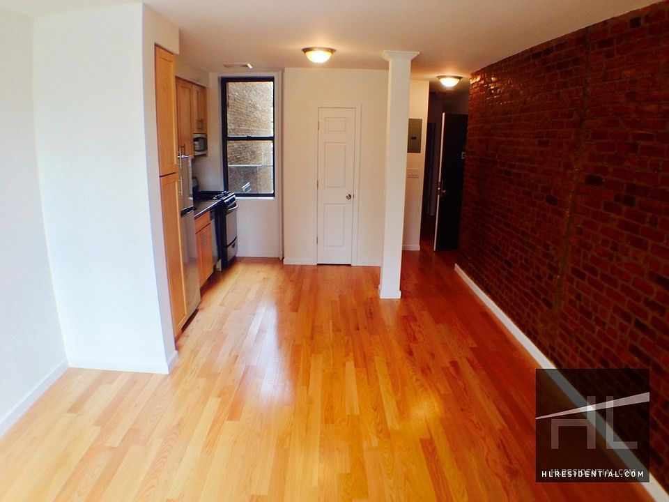 2nd image of 3161 35th St APT 1F