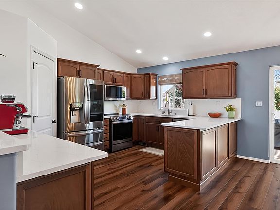 4th image of 9207 N Warren St