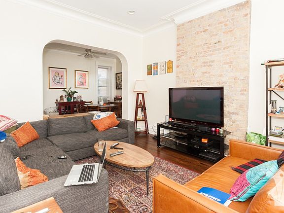 5th image of 1243 N Damen Ave #1
