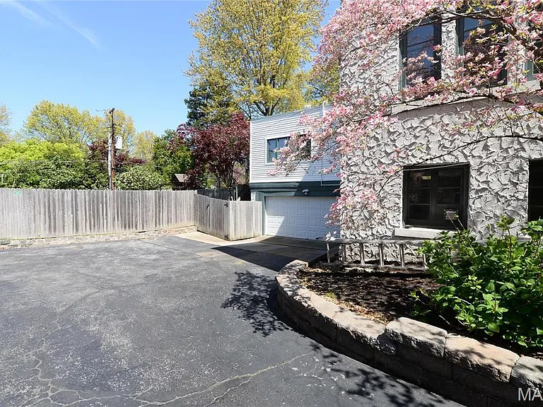 8045 Watkins Dr — Photo 56