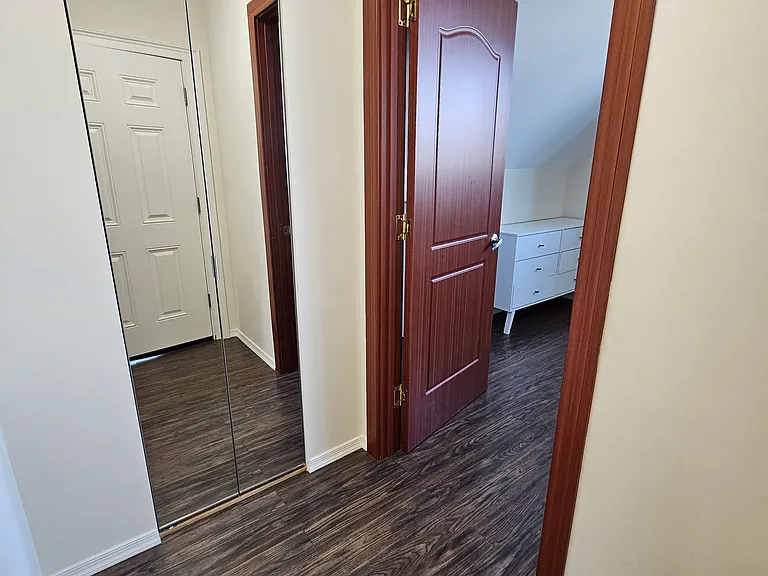 2116 Voorhies Ave #4 — Photo 10