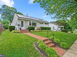 1602 Henry Rd, Rockville, MD 20851