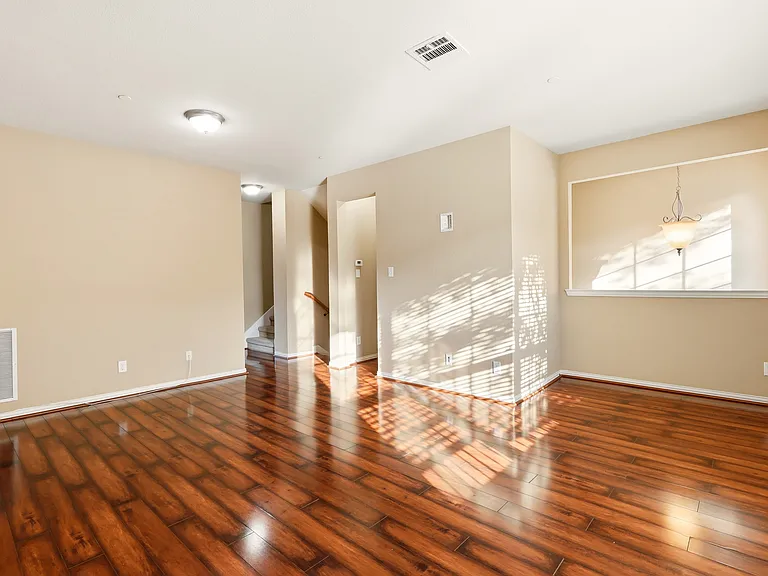 1435 Chase Ln — Photo 5