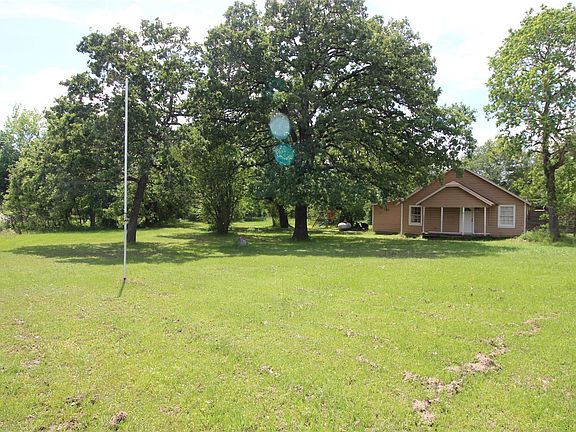 2nd image of 592 Burr Rd