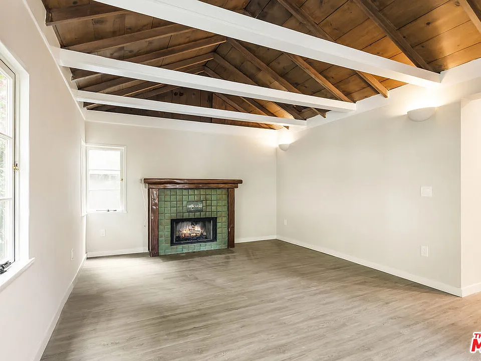 937 N Beverly Glen Blvd