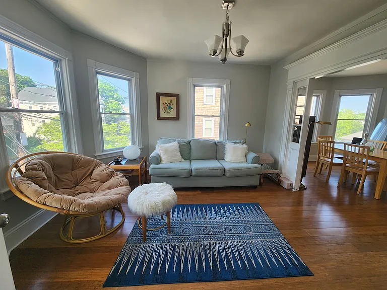 46-48 Carrington Ave #2R — Photo 2