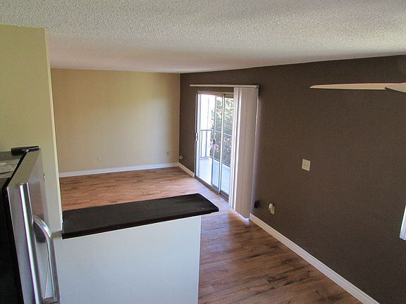 3rd image of 8476 Parkway Dr