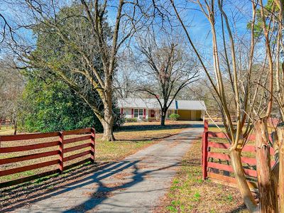 703 Old Airport Rd, Carrollton, GA, 30116