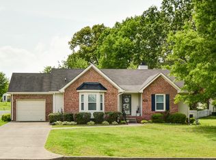 1820 Bourne Cir, Clarksville, TN 37043
