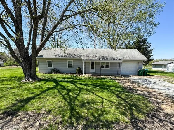 110 S 5th St, Cleveland, MO 64734