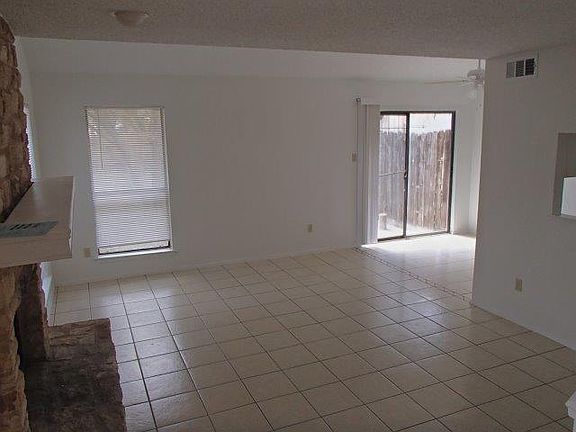 3rd image of 3706 Rocky Hollow Trl #A