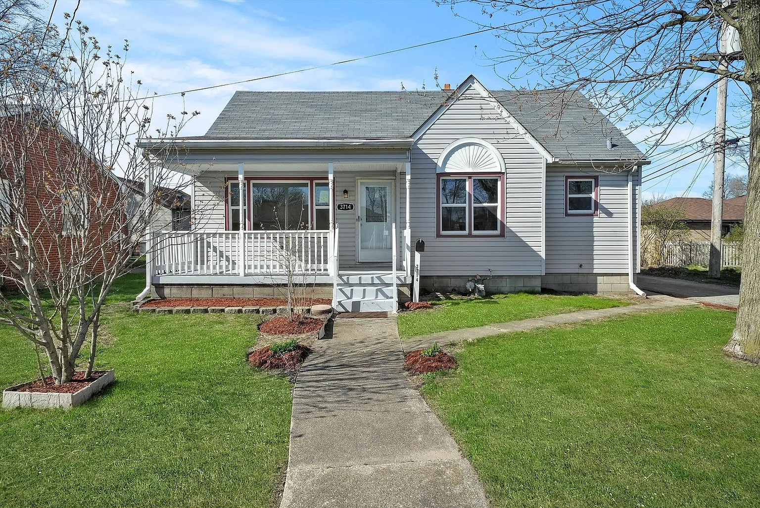 3714 Lake St photo 1