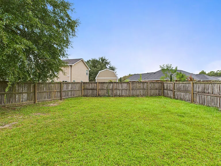 129 Grandview Dr — Photo 34