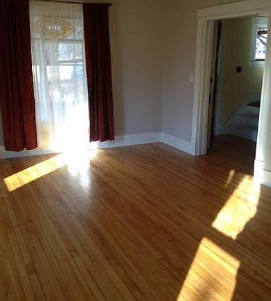 3rd image of 2201 Hayes St NE