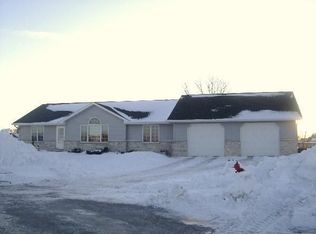 333 W Star Ct, Hilbert, WI 54129