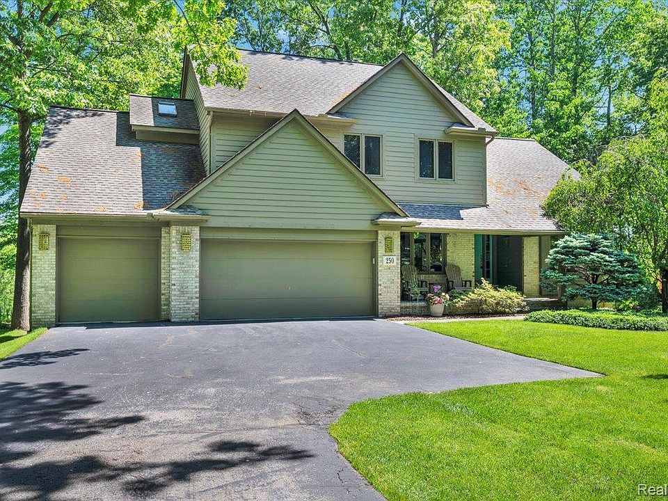 1st image of 250 Woodcreek Ct