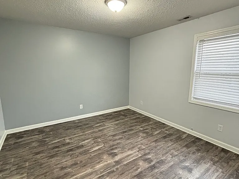 285 E Park Dr — Photo 9