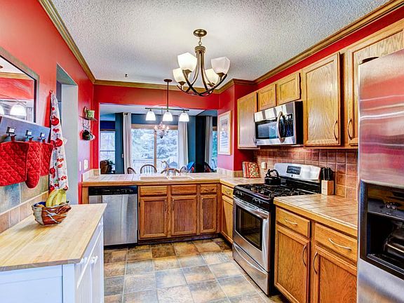 3rd image of 10233 Arrowwood Dr