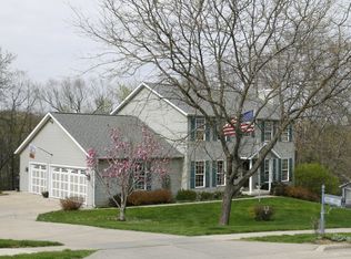 735 Mesquite Dr, Coralville, IA 52241