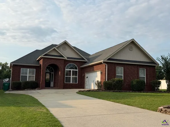 600 Trails End Cir, Bonaire, GA 31005