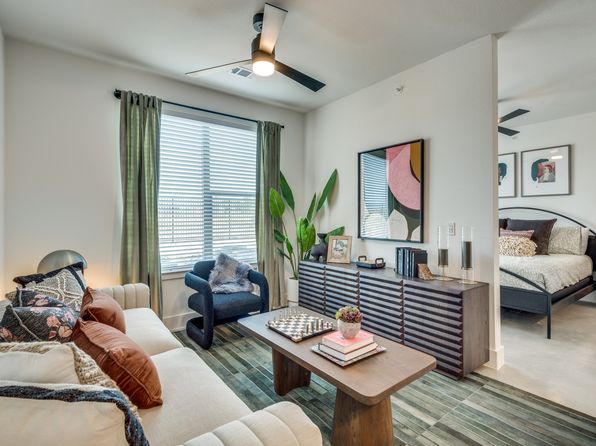 Hutto Station | 551 Exchange Blvd, Hutto, TX