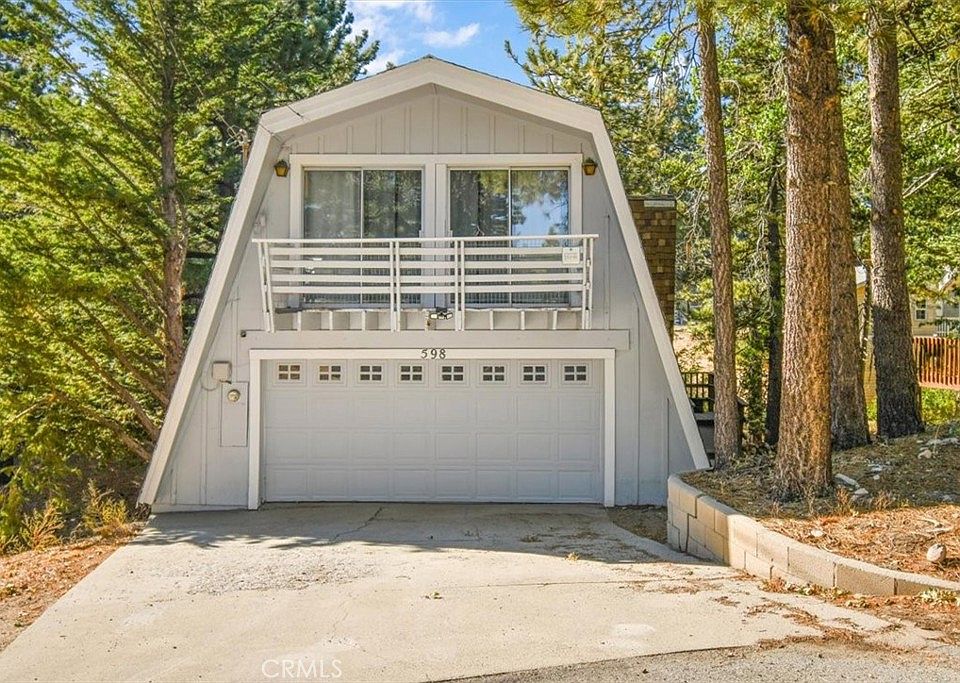 1st image of 598 Dahlia Dr