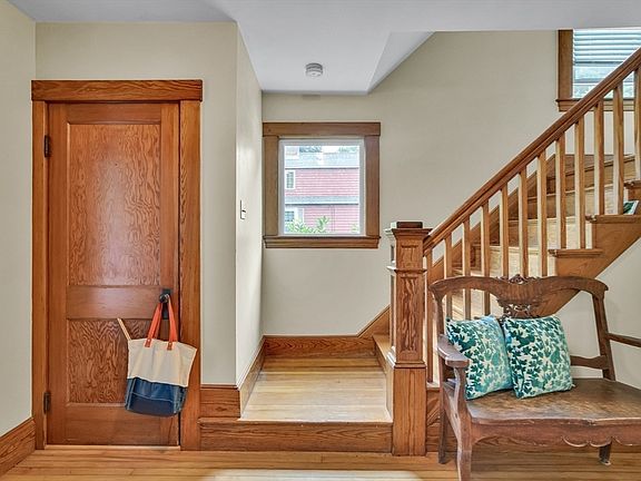 4th image of 10 Vernon St