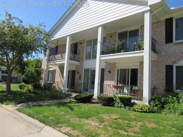 14210 Camelot Dr APT 3, Sterling Heights, MI 48312