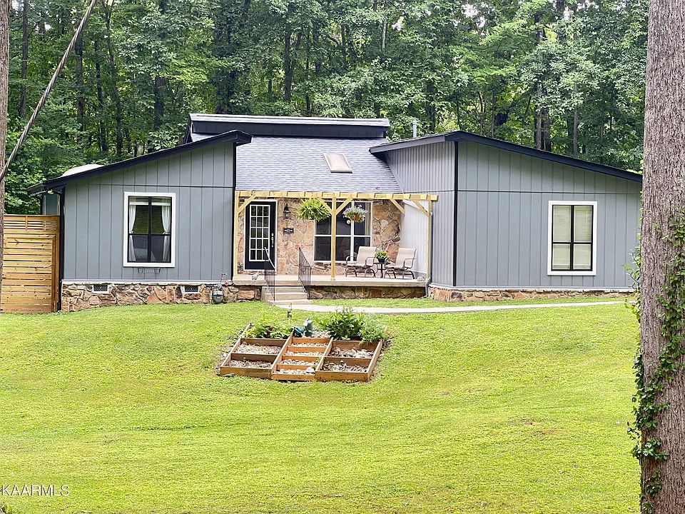 1st image of 109 Briarwood Dr