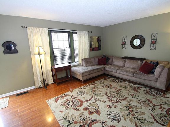 4th image of 7653 Charlesway Dr