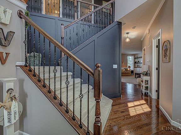 3rd image of 776 Griffin Ln