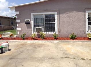 1050 W 7th St, Riviera Beach, FL 33404