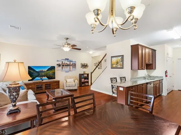 205 Birch Ct, Hanover Twp., NJ 07927