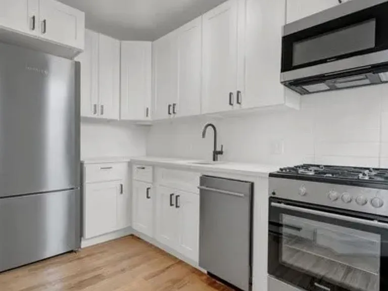 163 3rd St #2 — Photo 3
