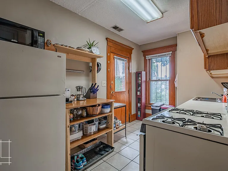 83 King Ave — Photo 6