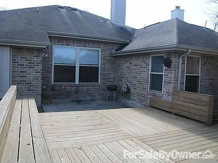 Amazing Deck! : 17' 17' deck with wrap around seating!