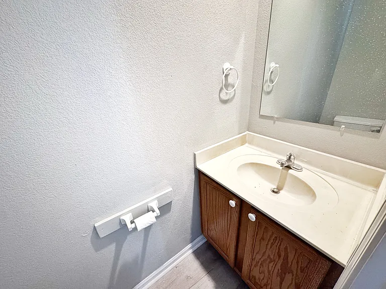 720 E Culton St #A — Photo 14