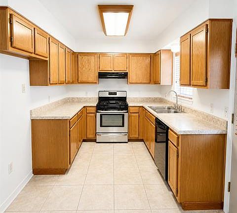 4th image of 205 Omega St #A