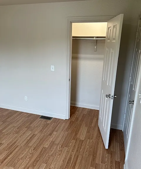 6884 Lexington Dr — Photo 3