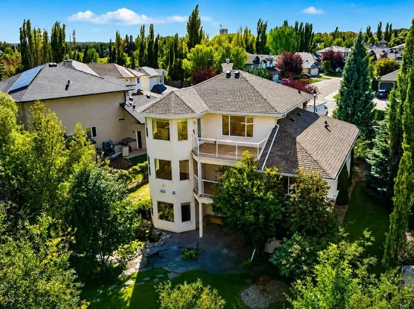 941 Picard Dr NW, Edmonton, AB T5T 6N6