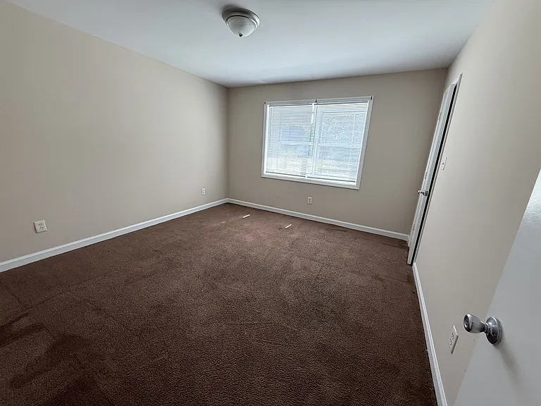 841 Lewis Dr — Photo 7