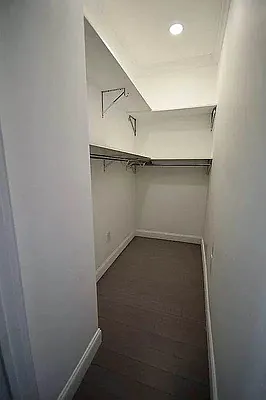 Rented by Universal Realty Group | media 29