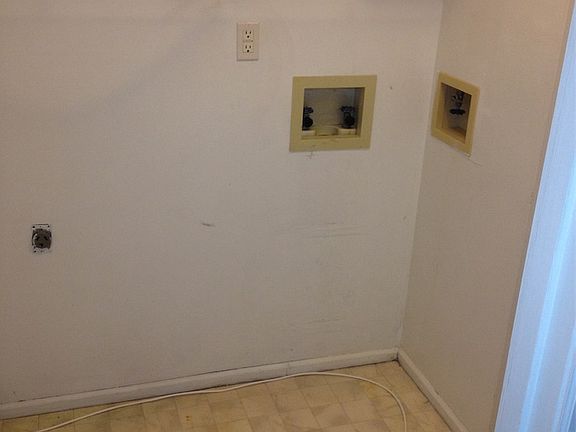 3rd image of 858 Liberty Village Dr