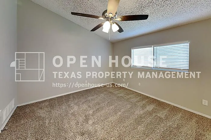820 Whitehall Dr — Photo 11