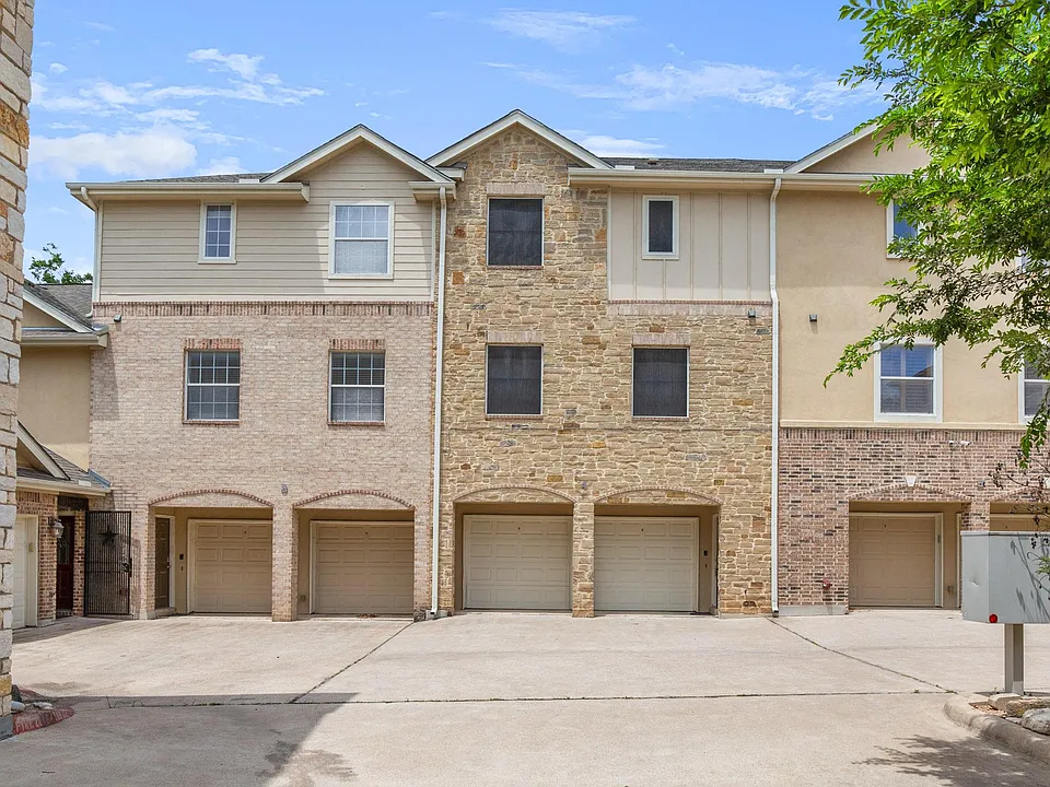 1402 Parker Ln #4