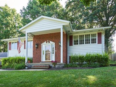 2948 Robin Hill Ln, Mogadore, OH, 44260